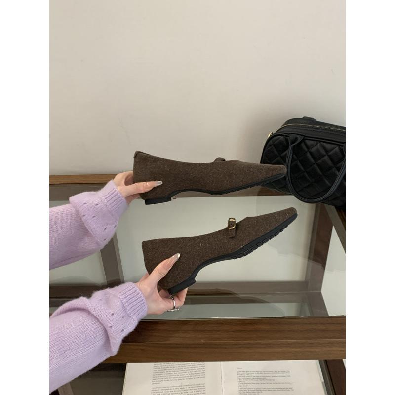 French Inner Height Increase Single Shoes Women's 2025 Autumn and Winter New Shallow Mouth One-word Buckle with Mary Jane Shoes Are Not Tired