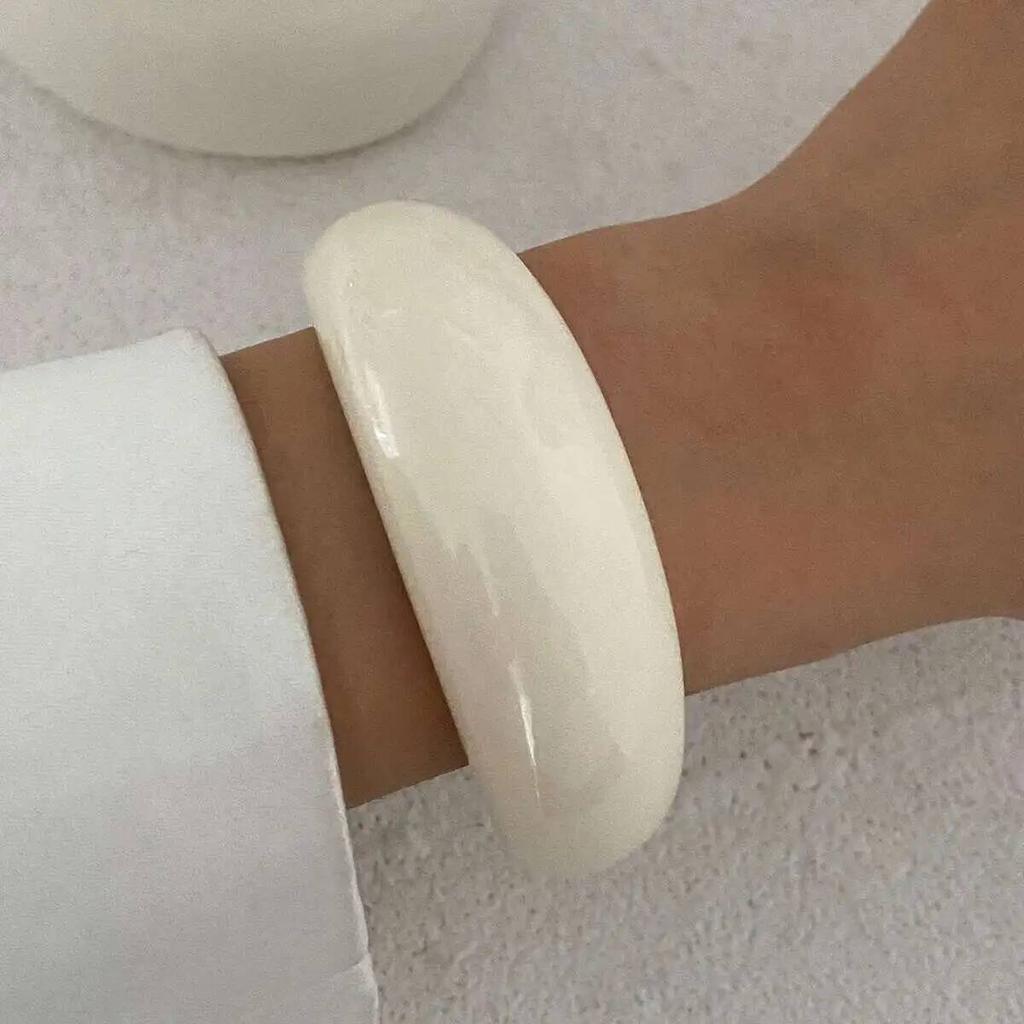 Ingemark Y2K Boho Thick Resin Acrylic Open Wide Bangles for Women New Trend Vintage Irregular Chunky Arm Bracelets Daily Jewelry