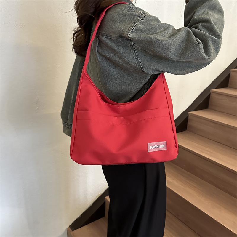 Casual Commuter Shoulder Bag Autumn New Bag Women's Retro Simple Tote Bag Fashionable and Fashionable Handbag