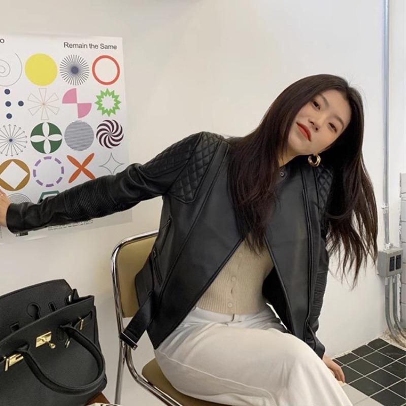 New Style In Early Spring for Handsome Women To Ride Motorcycles. Lightweight Rhombus Slim and Handsome Stand-up Collar Leather Jacket for Women.