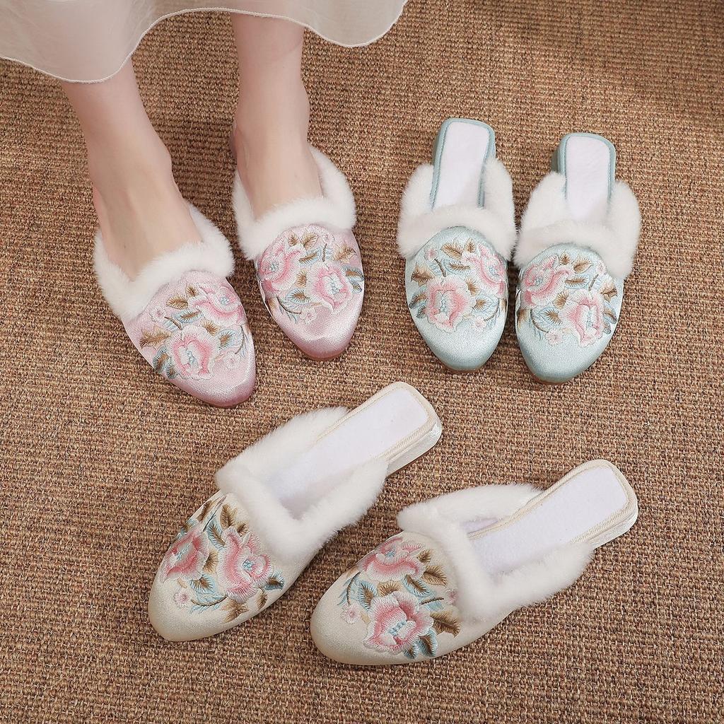[Yueru] 2024 New Embroidered Women's Winter Indoor Han Elements Antique Embroidered Shoes Hanfu Women's Fleece Slippers