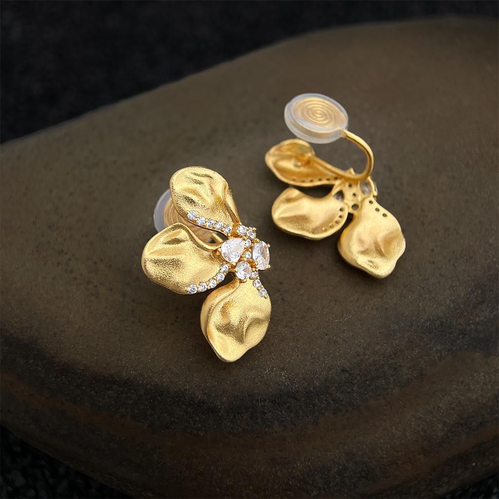 18K Gold Mattierte Blume Zirkonia Ohrringe - Französischer Retro Eleganter Stil