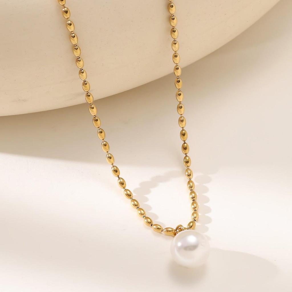 Versatile Titanium Steel Butterfly Moon Pearl Necklace, V-Shape, Colorfast 18K Gold, for Women.