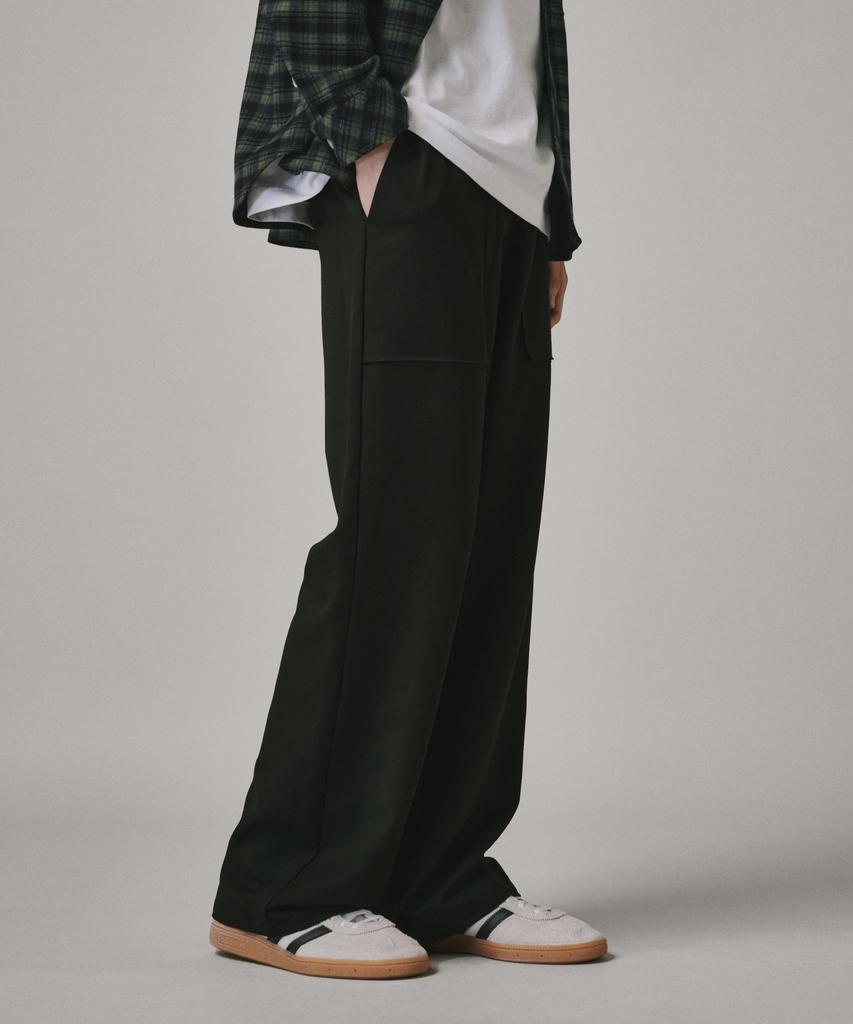 Beodeonteu Relaxed Out-Pocket Elastic Waist Slacks [Black]