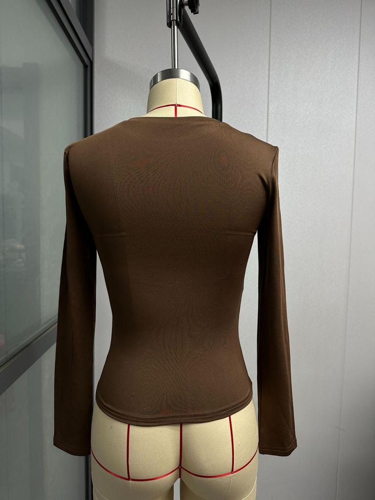 Trendy Women's Casual Long-Sleeve Solid Color Slim Pullover T-Shirts for Spring and Autumn.