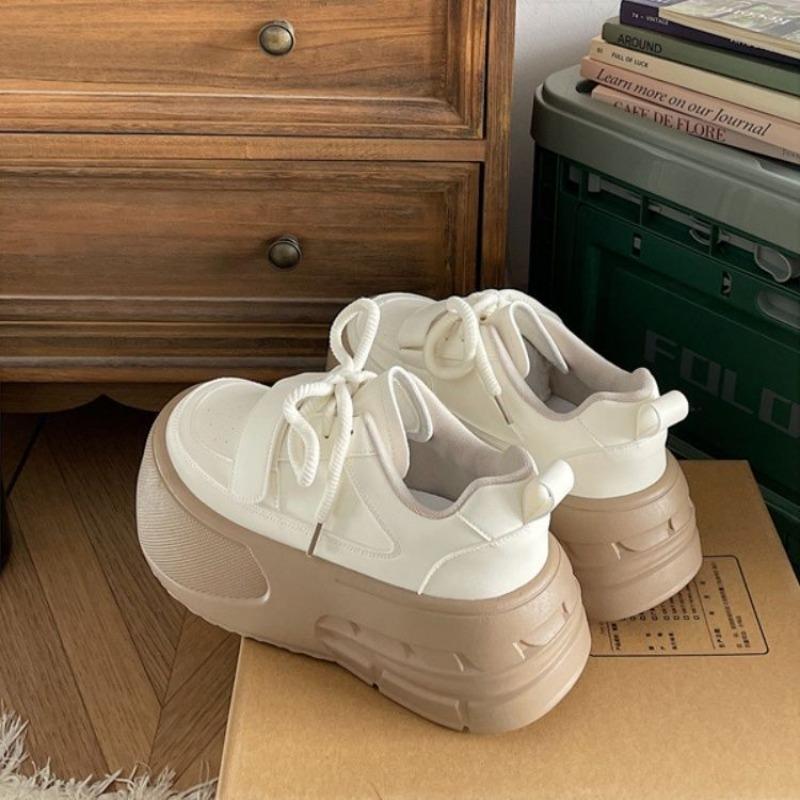 New Spring and Summer Round Head Versatile High Sense Increased Platform White Shoes Retro Lightweight Student Casual Board Shoes