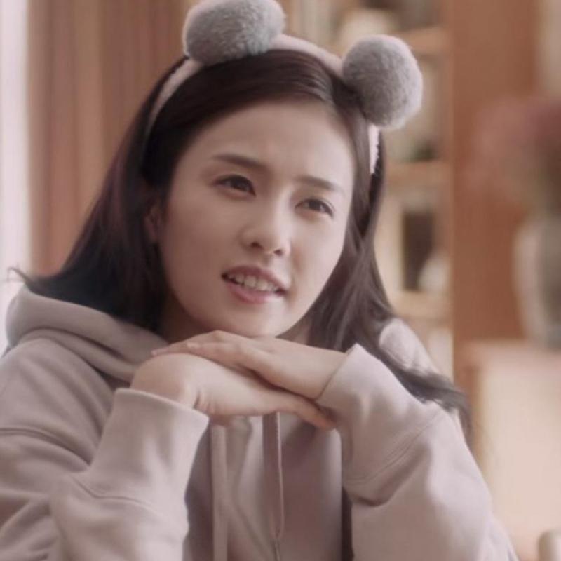 Niedlicher Plüsch Pompon Form Haarreif Damen Make-up Stirnband für Kinder Festival Party Auftritt Haarschmuck