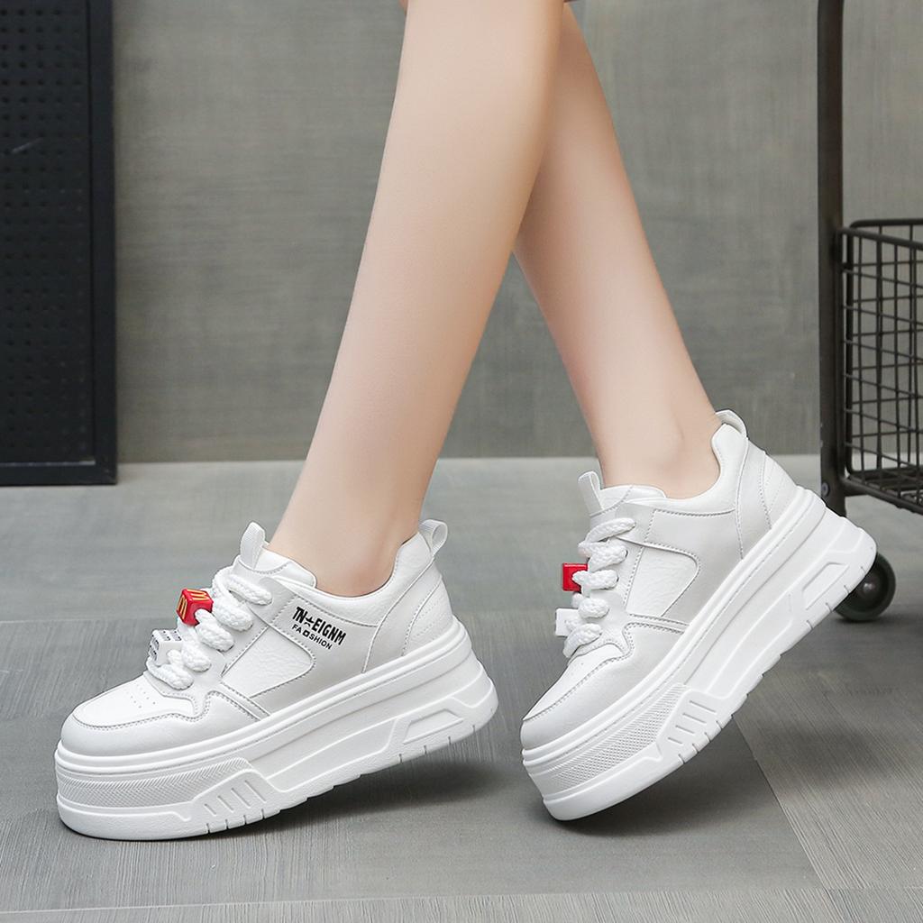 Platform white shoes women's 2025 spring new round head lace-up versatile height-increasing sports and leisure board shoes