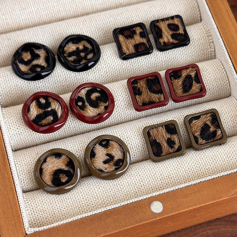 2025 Trendy Vintage Irregular Geometric Plush Leopard Print Stud Earrings For Women Party Trendy Autumn Winter Charm Accessories