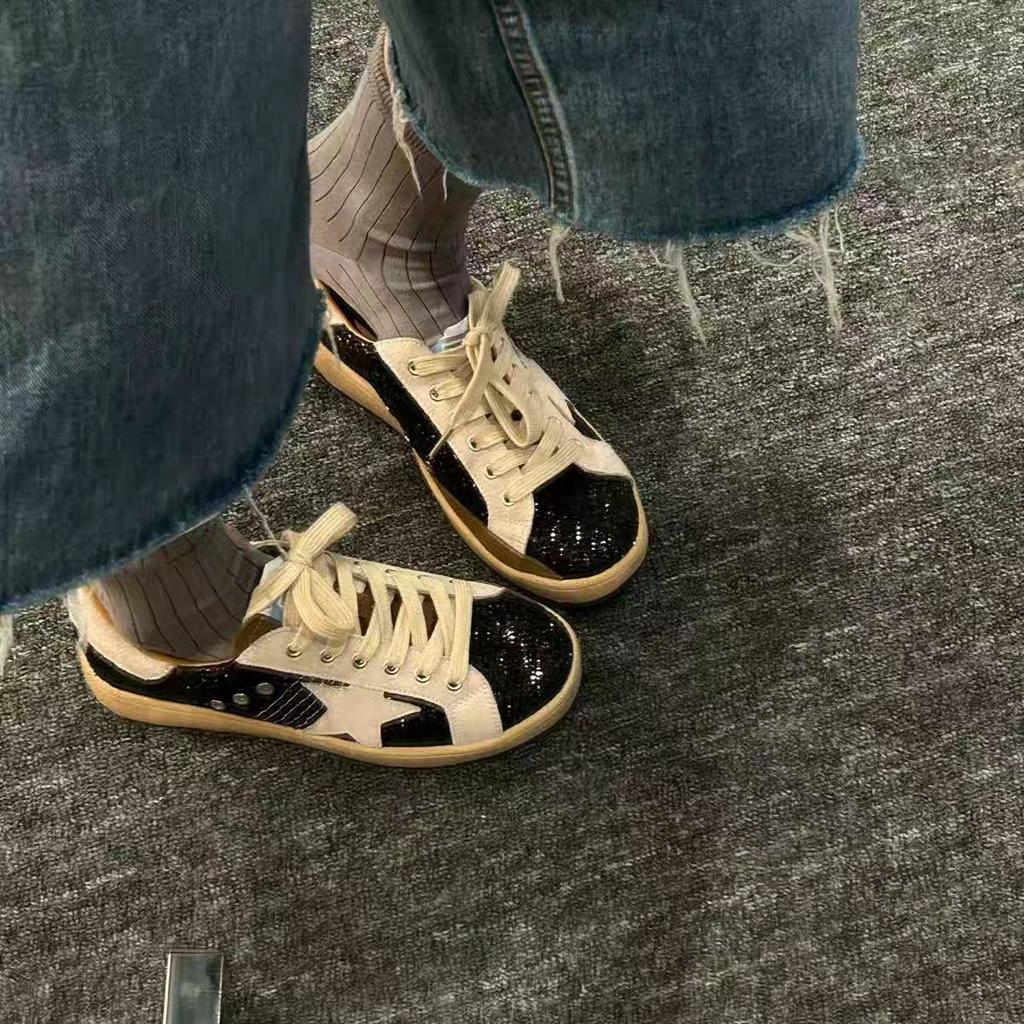 2025 new high version stars old small dirty shoes women's flat white shoes inner height increase couple large size casual shoes