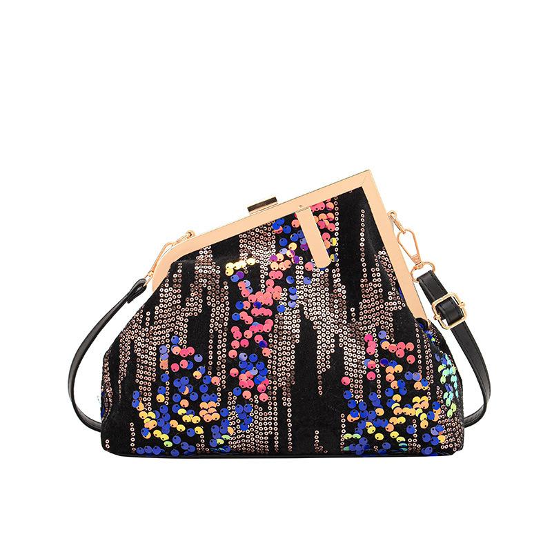 Women's bag new 2025 European and American fashion sequins retro shoulder bag ins Internet celebrity fringed messenger dinner bag