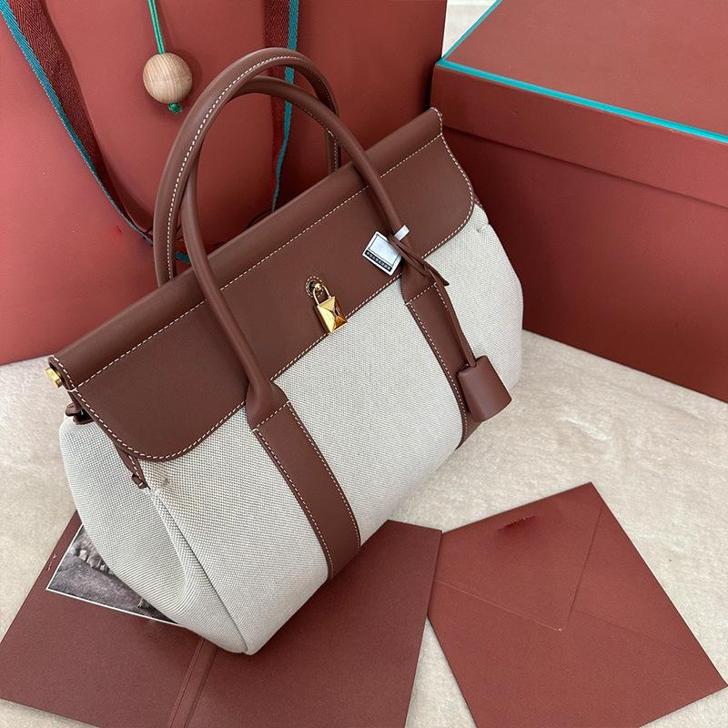 DSGUTWO 2025 Large Capacity Crossbody Travel Tote In High-Grade Grain Leather