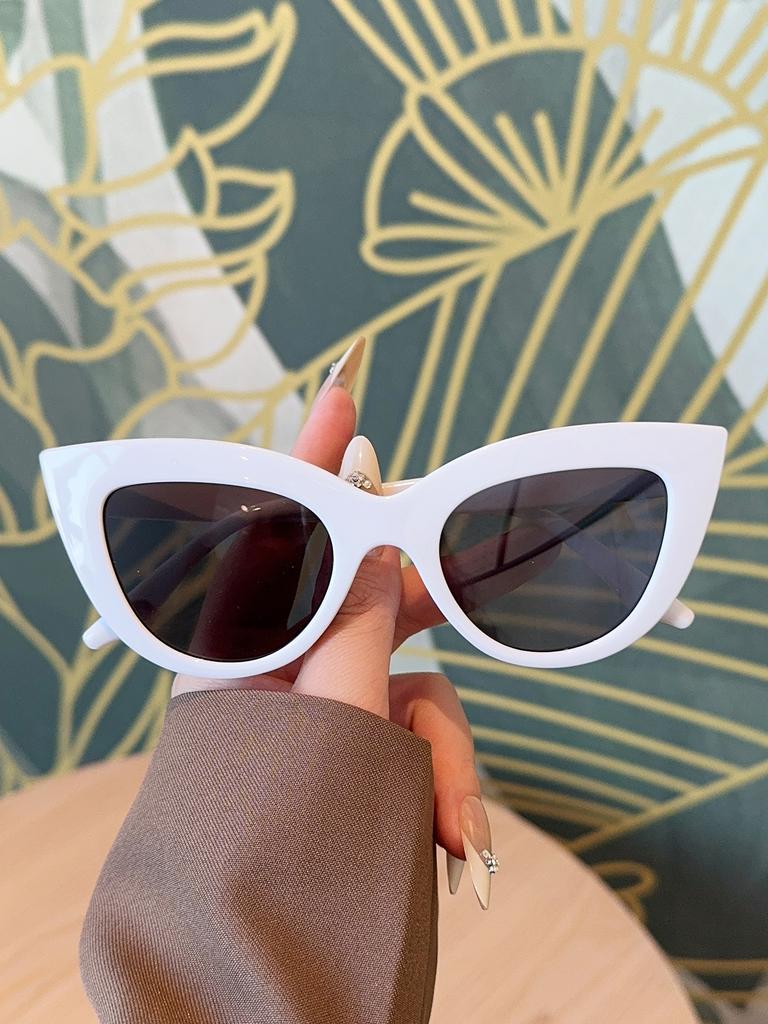 1Pc Fashionable Cat-Eye Frame Glasses Set Suitable For Any Face Shape Fashionable And Versatile Durable Comfortable To Wear