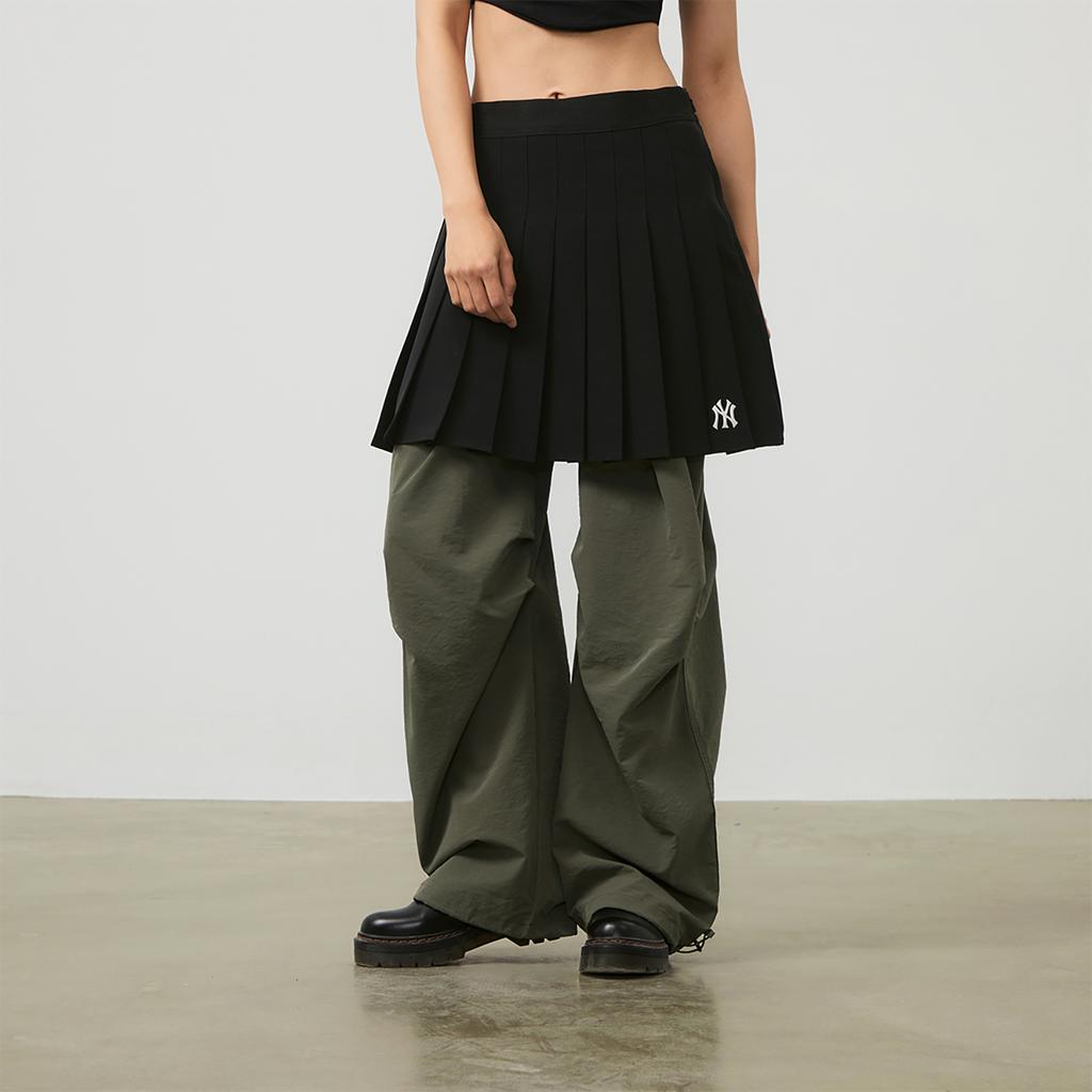 MLB College Style New York Yankees SS24 Embroidered Logo High-Waisted Pleated Skirt Shorts Women skirts Black 3FSKV0143-50BKS