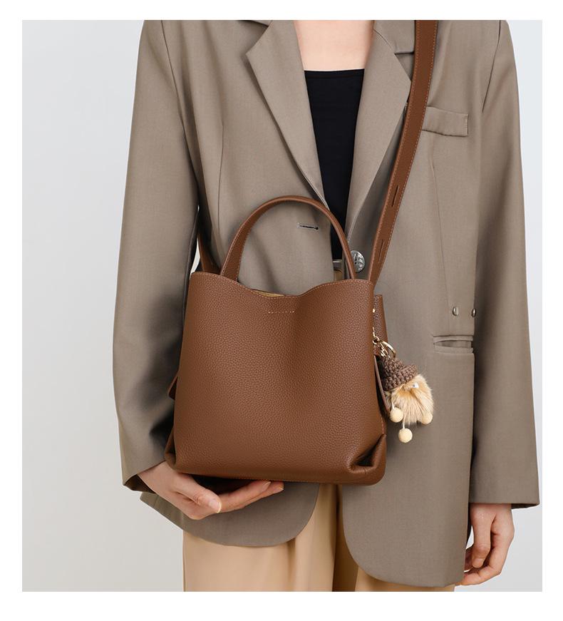 Genuine Leather Women's Crossbody Bucket Bag - Large Capacity, High-End Feel for Spring/Summer