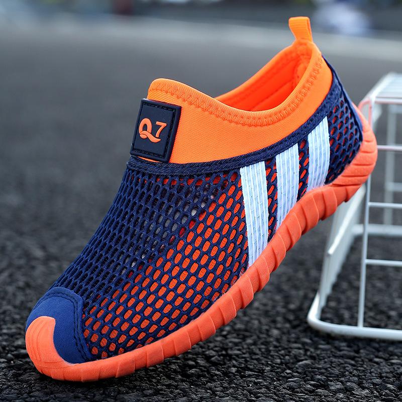 Scarpe da bambino in mesh traspirante alla moda Scarpe da ginnastica da esterno per 3-15 anni Scarpe da spiaggia estive per ragazzi e ragazze Scarpe da trampolino leggere