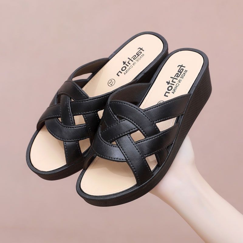Thick Soled Slippers for Women's Summer Fashion Soft Soled Non Slip Home Slippers for Outerwear