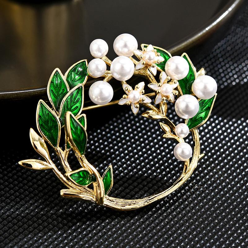 Korean  Enamel Gardenia Flower Brooches For Women Luxury Design Pearl Casual Office Brooch Pin Jewelry Gifts For Girl