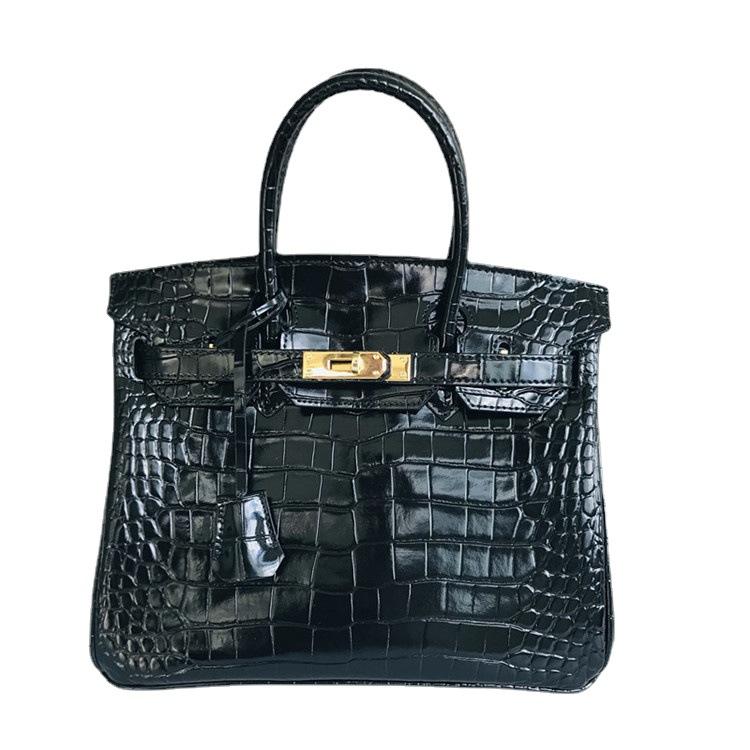 This Crocodile-patterned Cowhide Women's Bag Is a Fashionable Hand-shoulder Crossbody Bag with a Sense of Luxury and Elegance