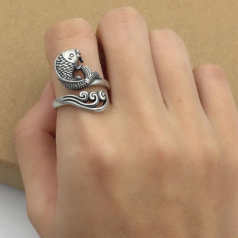 4pcs/set Knitting Help Tools Adjustable Crochet Thread Loop Knitting Ring Finger Wear Thimble Spring Guide Needle Sewing Accessory