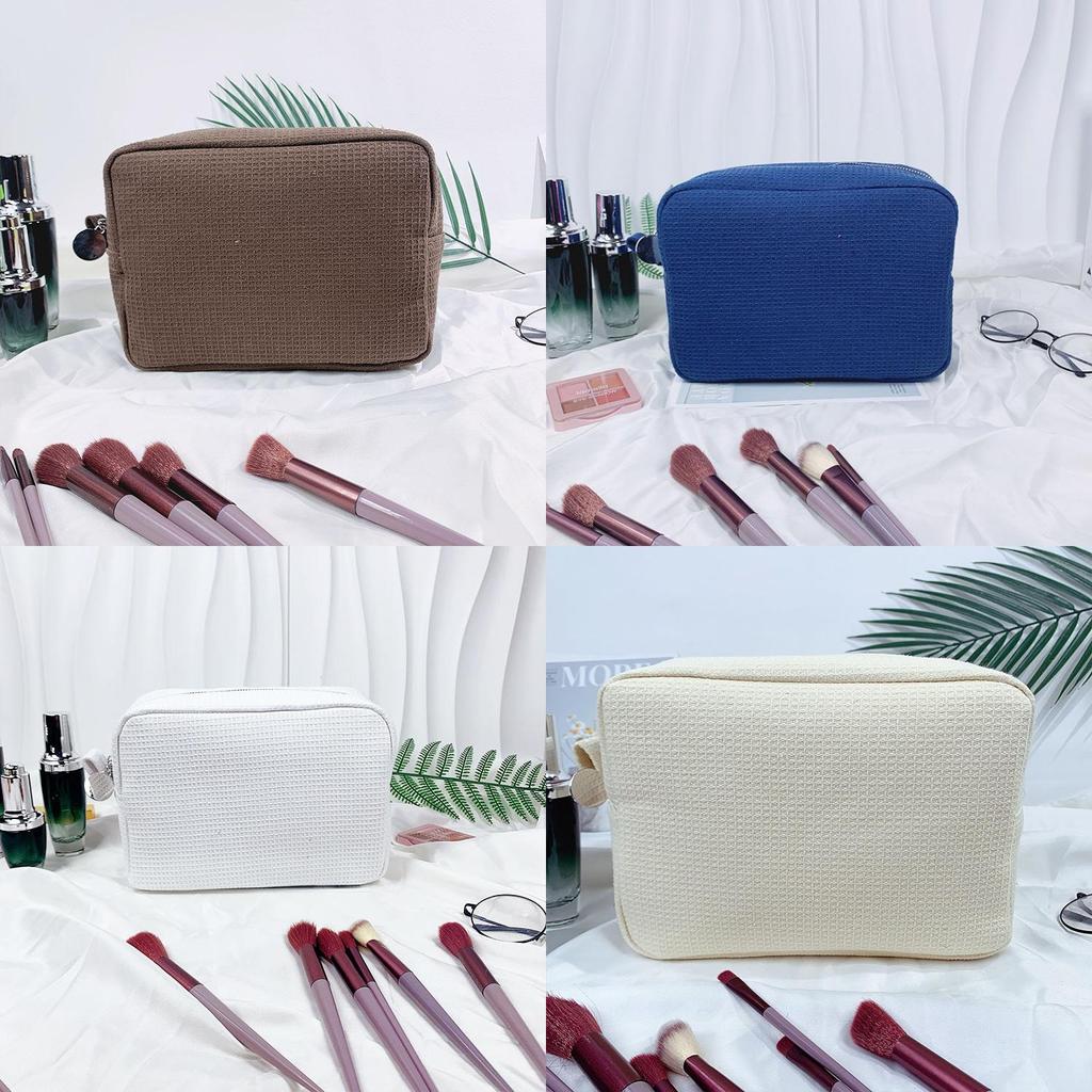 Waffle Style Travel Makeup Bag With Large Capacity For Women And Men