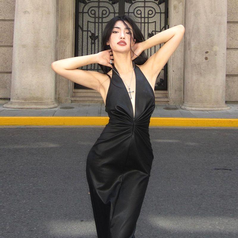 

Gusty Fashion Sexy Halter Deep V Dress Temperament Banquet Fancy Little Dress Open Back Goddess Leather Skirt Autumn Black L