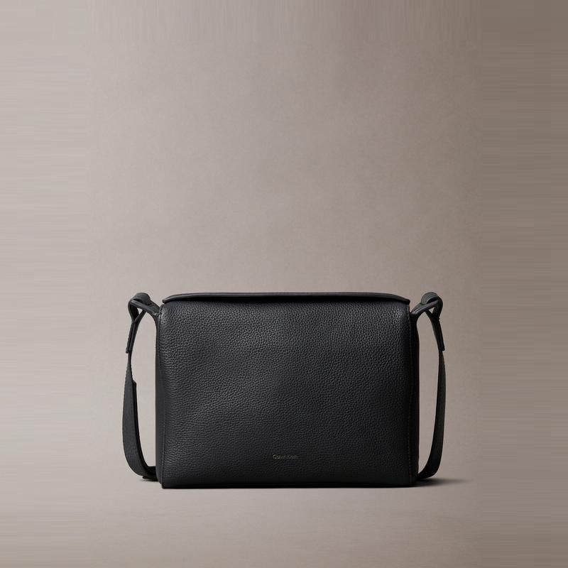 New CALVIN KLEIN SS25 Cow Leather Crossbody Bags Men's Space Black 4D3029G-UB1