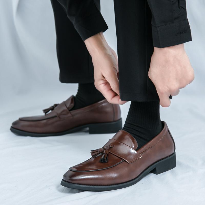 Fashion British Casual Business Flats All-match Men's Walking Shoes Fashionable Men Loafers High Quality Tassel Dress Shoes Plus Size 46