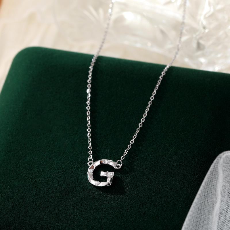 Banyan Tree S925 Silber Halskette mit englischen Buchstaben und Diamanten – Elegante und vielseitige Schlüsselbeinkette für Damen