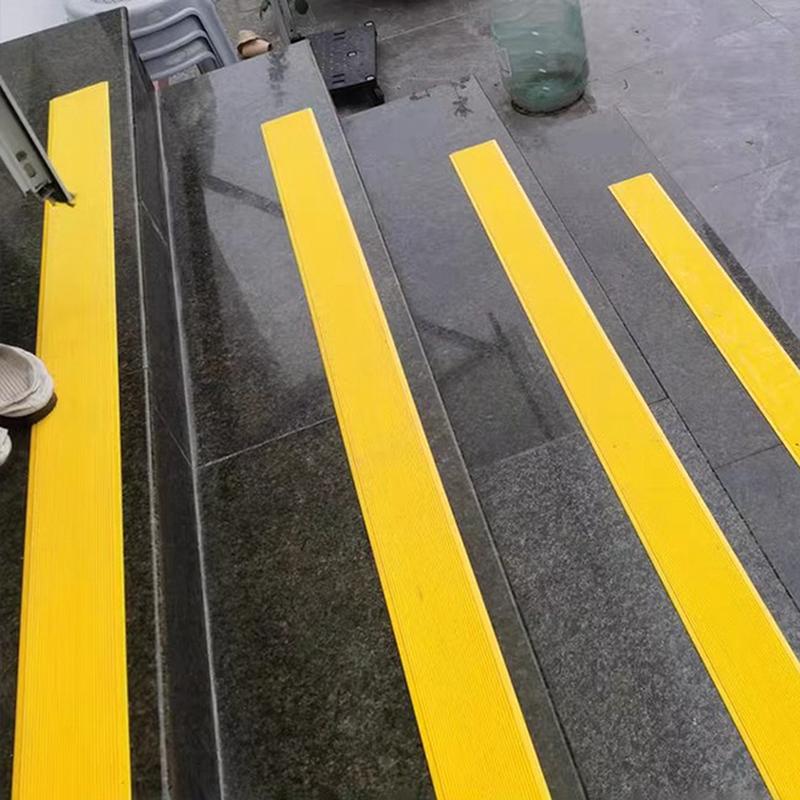 100 cm selbstklebende Anti-Rutsch-Treppenstreifen PVC-Stufenstreifen Treppenaufkleber Treppenstufenschutz Teppich Bodendichtungsstreifen