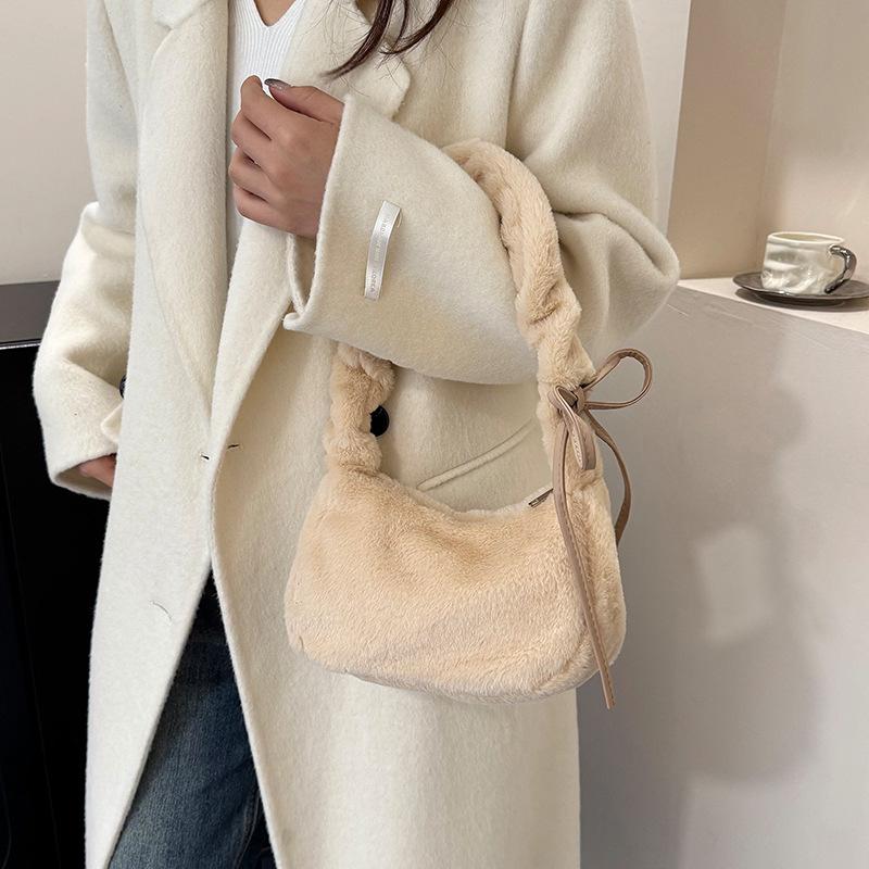 Korean Pure Color Casual Fashion Underarm Women's Bag Plush Handbag Lightweight and Portable Bolsas De Mujer