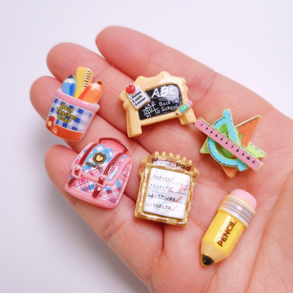 100pcs Cartoon Miniature Stationery Series Models Resin Doll House Furniture Play Home Toys Gift DIY Jewelry Making Accessories