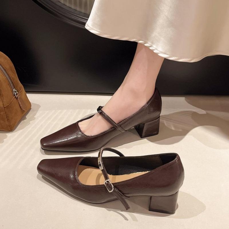 Spring Summer New Womens Pumps Buckle Thick Heels Mary Janes Shoes Korea Style Patent Leather Red Silver Ladies High Heels Shoes