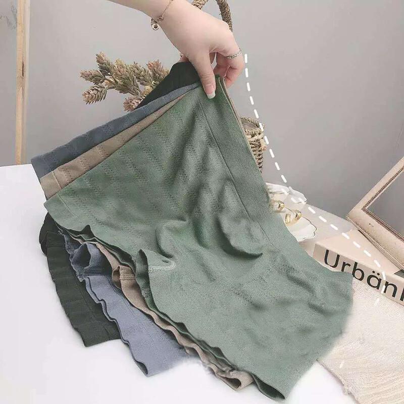 

Cai Zhi Yan Men s Seamless Boxer Briefs