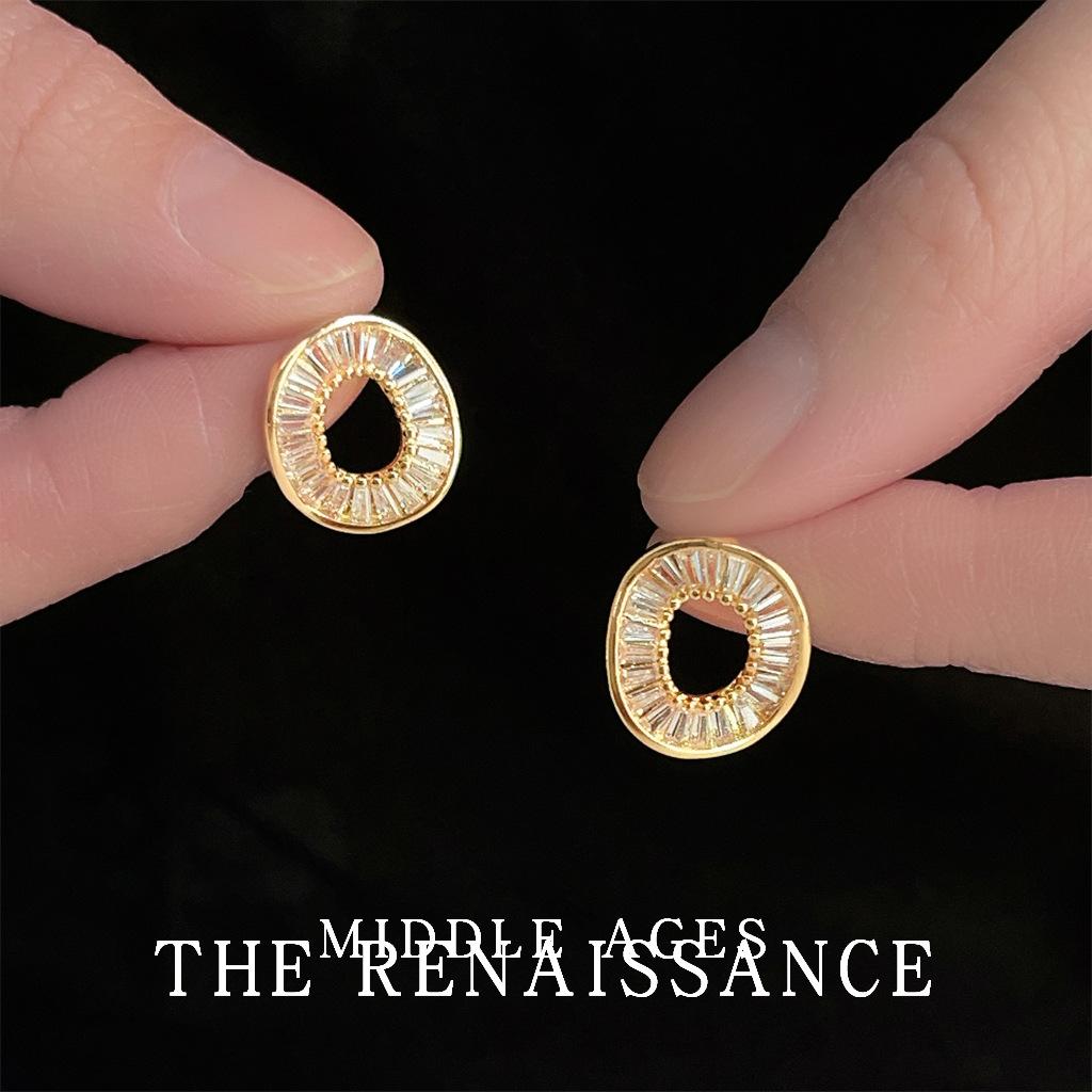 Полые Круглые Серьги-Гвоздики с Полным Цирконием Серьги в Французском Стиле Серьги