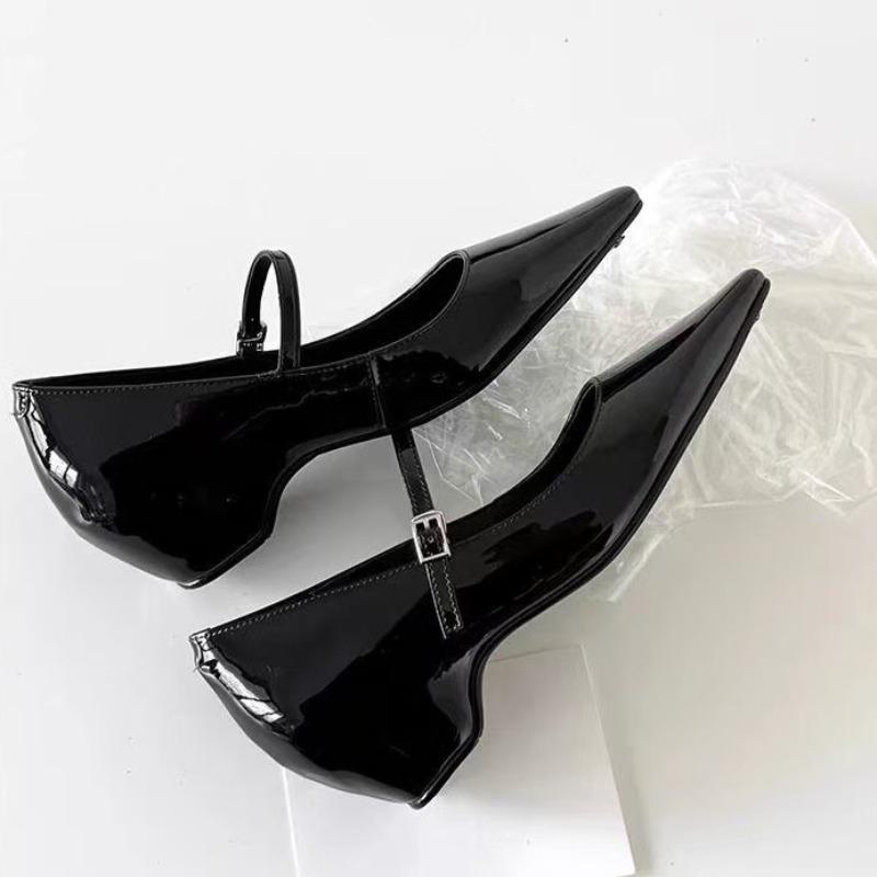 Pointed Toe Women Shoes Buckle Strap Solid Color Retro Designer Brand High Heel Shallow Female Shoes Concise Casual Shoes