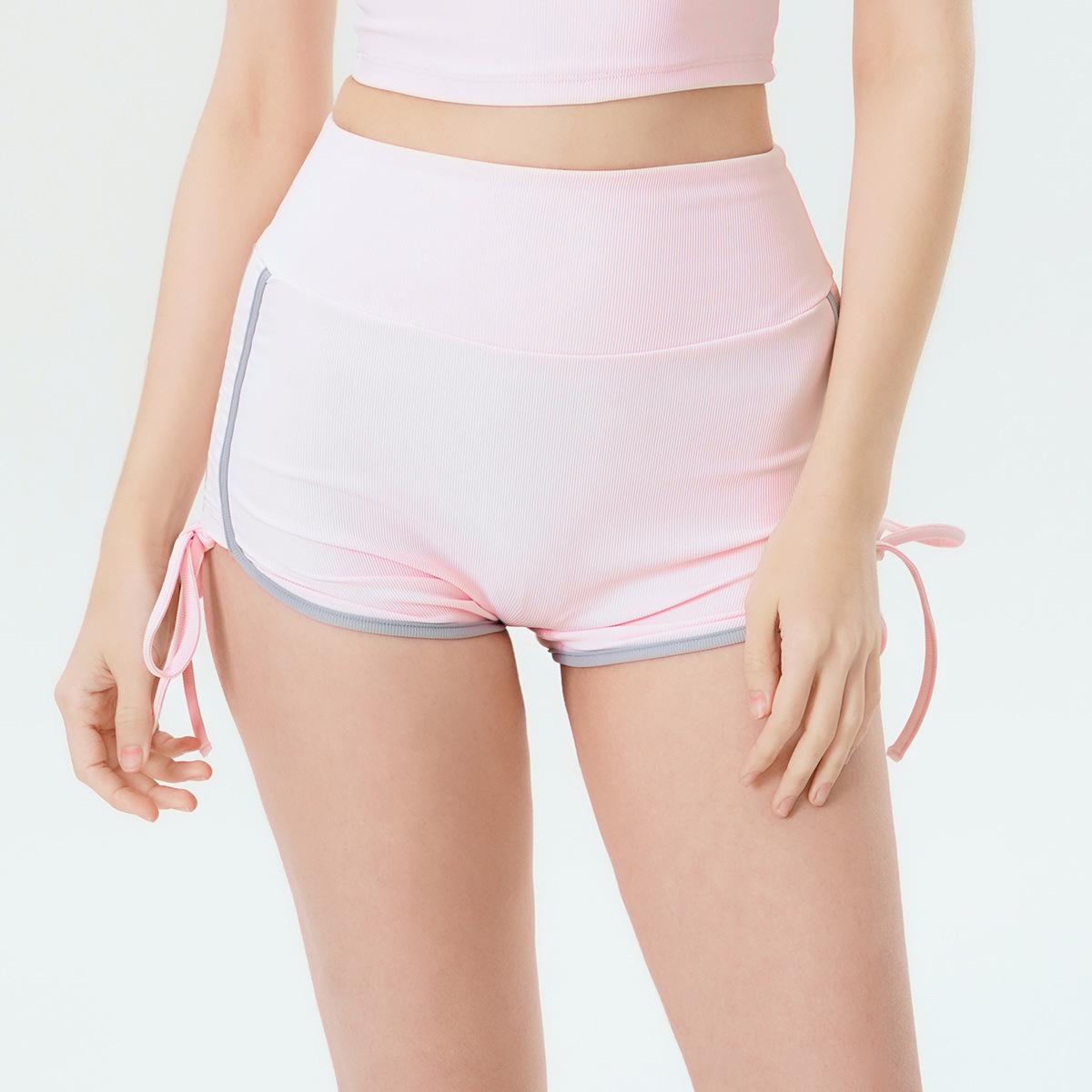 

Комплект: сексуальный топ для йоги с большим U-образным вырезом и спортивные шорты с высокой талией и кулиской M (45-53 kg)