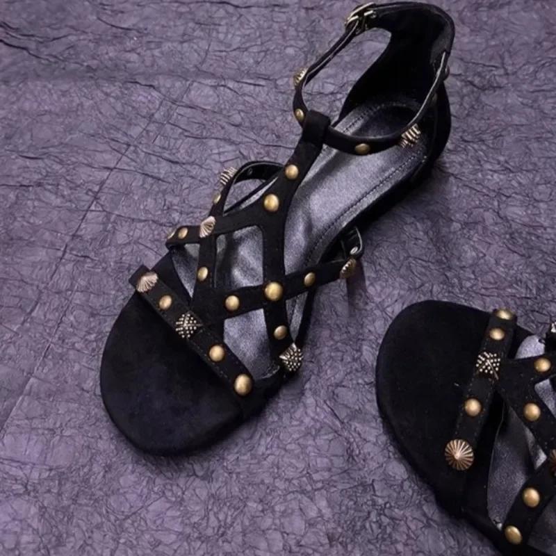 Fashion 2025 New Summer Vintage Ethnic Rivet Open Toe Flat Heel Versatile Comfortable Roman Sandals New Round Toe Soft Sole Shoes
