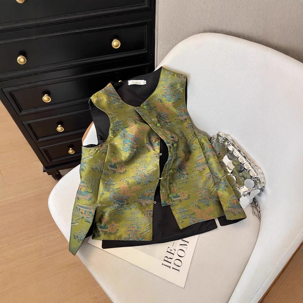 Early New Guochao New Year's Mom Short Jacquard Vest Button Top