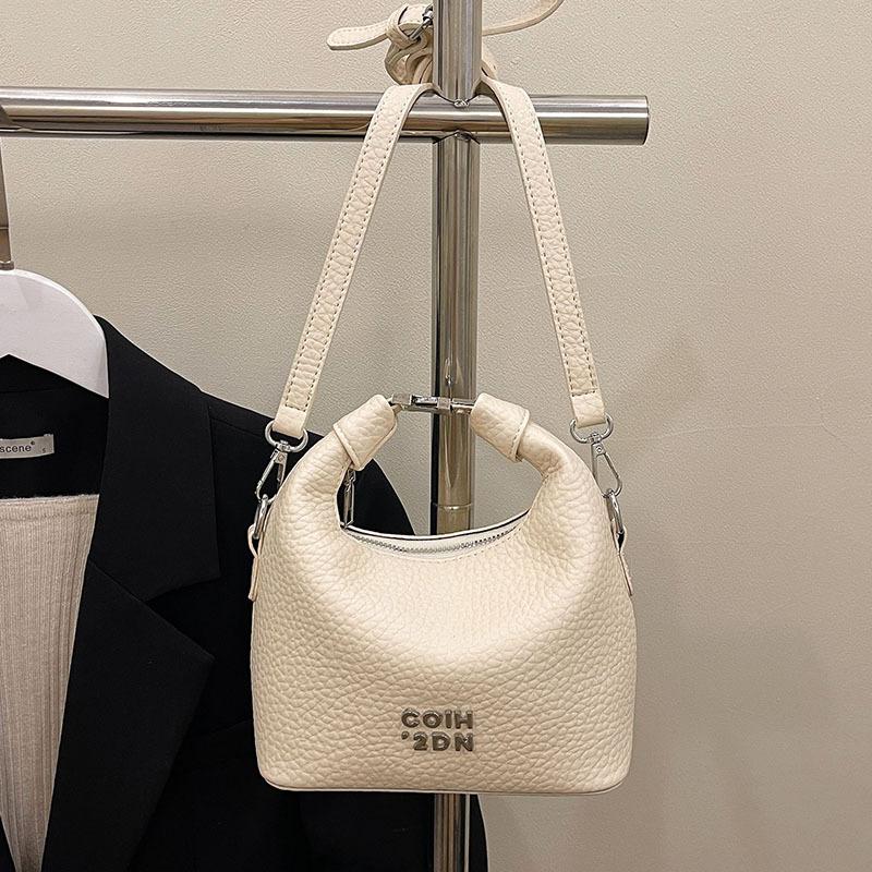 Niche Design Temperament Fashionable Lychee Pattern Wrist Bag Versatile High Sense Commuter Messenger Bag