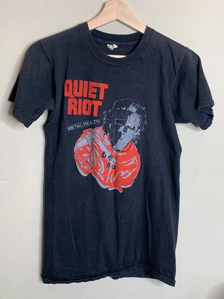 

83 Quiet Riot Metal Health Tour Vintage TShirt Unisex T-Shirt S