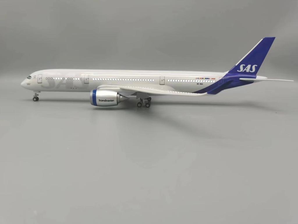 Model Plane 1:142 Scale A350-900 SAS Airplanes Model 47CM Scandinavian Airlines Aircraft Diecast for Aviation Enthusiasts Gift