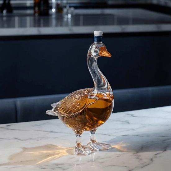Goose Bird Shape Whiskey Decanter 3D Glass Animal Liquor Bottle