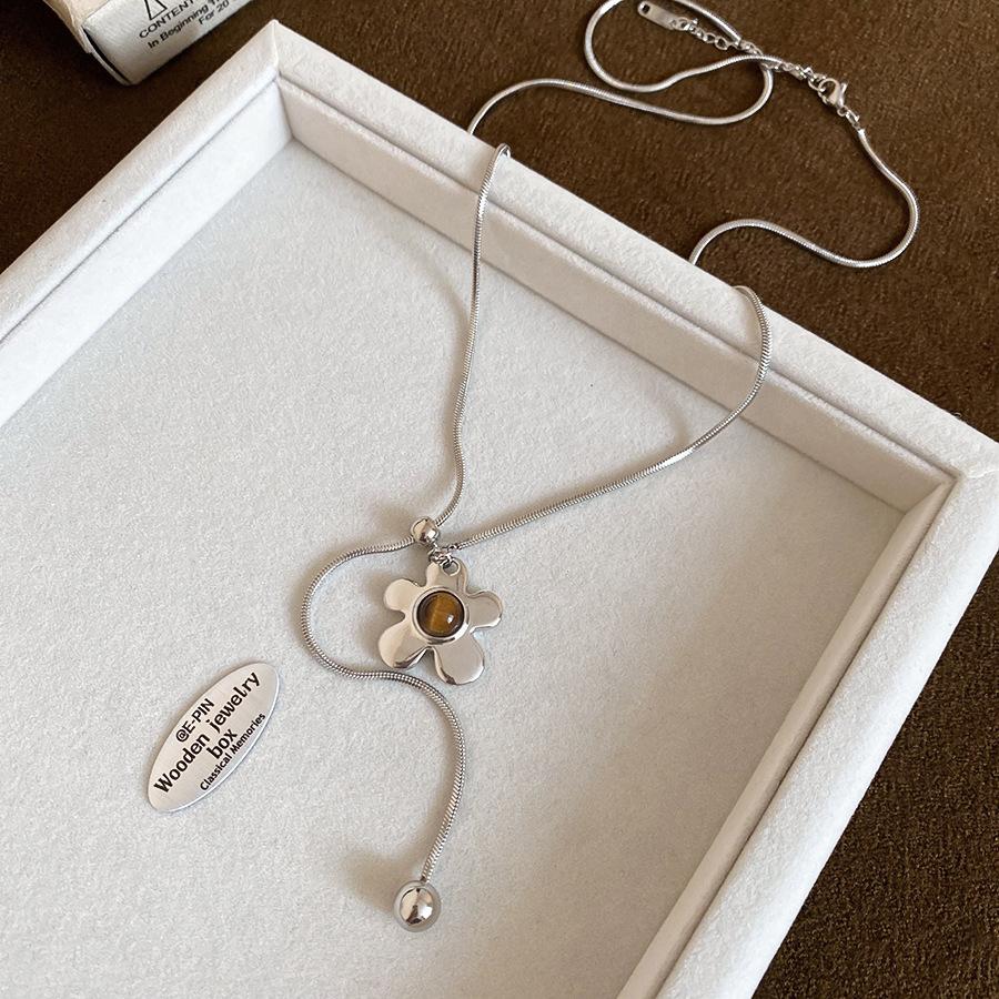 Stainless Steel Tiger's Eye Geometric Pendant Necklace Casual Commuter Versatile Sweater Chain Light Luxury Items