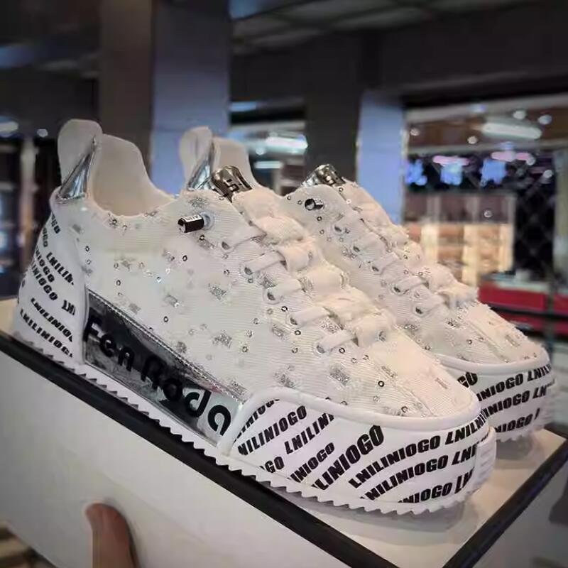 

Fashion Net red slip-on men s shoes summer canvas invisible increase board shoes hip hop bright bright face casual sports shoes 15 44 белый