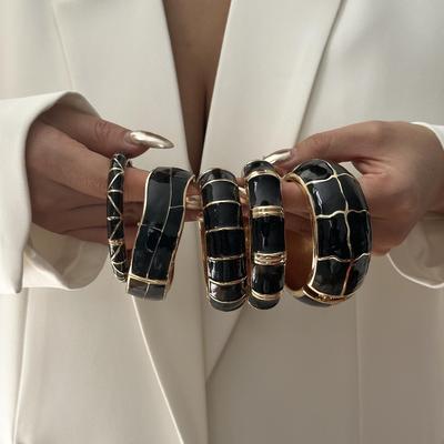 Bracelet Large Émail Rétro Européen & Américain 2026: Manchette ouverte style exagéré