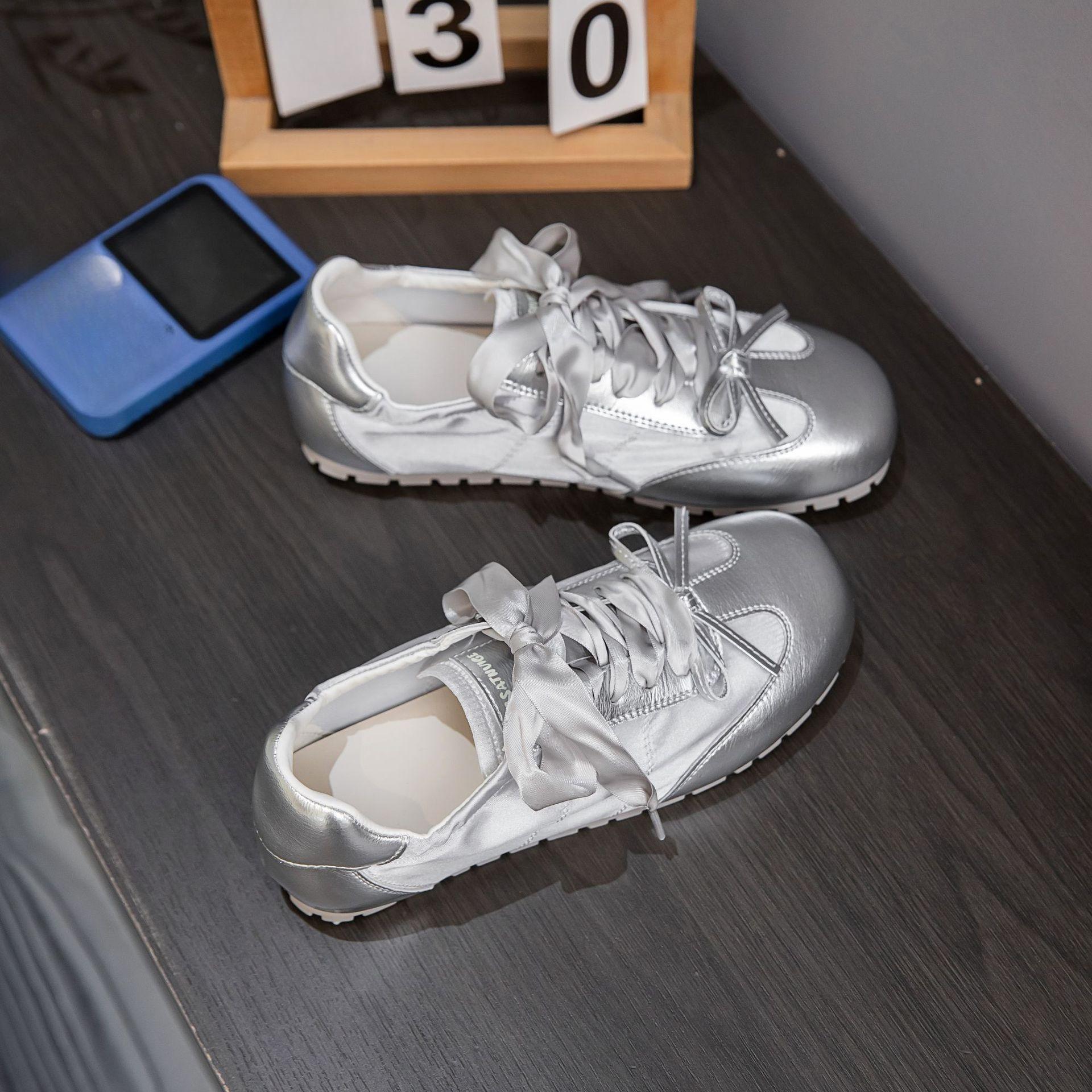 

Новая женская спортивная и повседневная обувь на мягкой подошве и плоской подошве, дышащая 40 серебряный