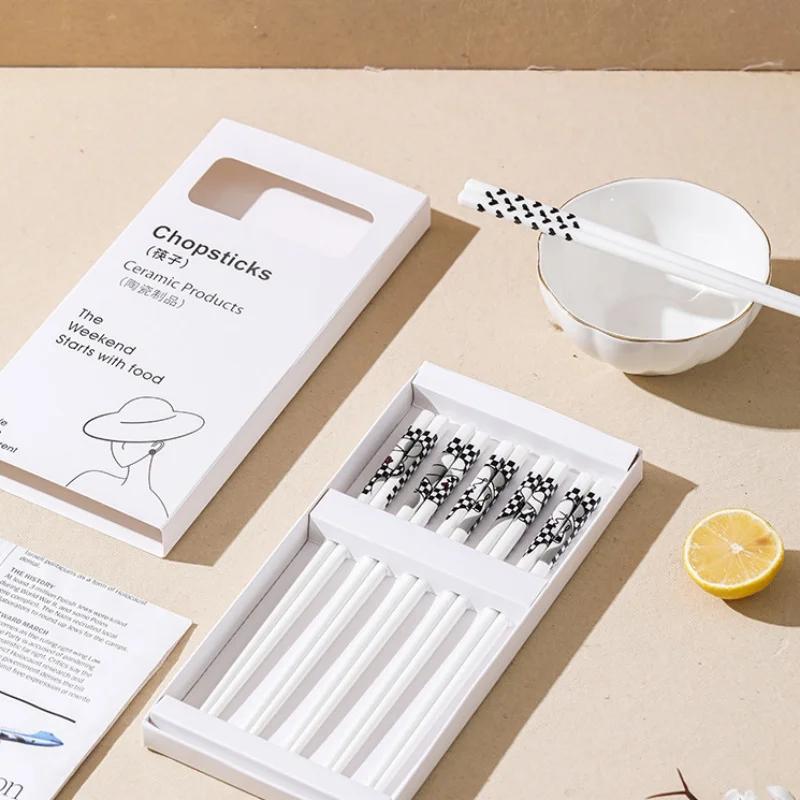 5 Paar Keramik-Essstäbchen Einfache Haushaltsküche Leicht zu reinigen Rutschfeste Essstäbchen Geschenkbox Sushi Hotpot Geschirr