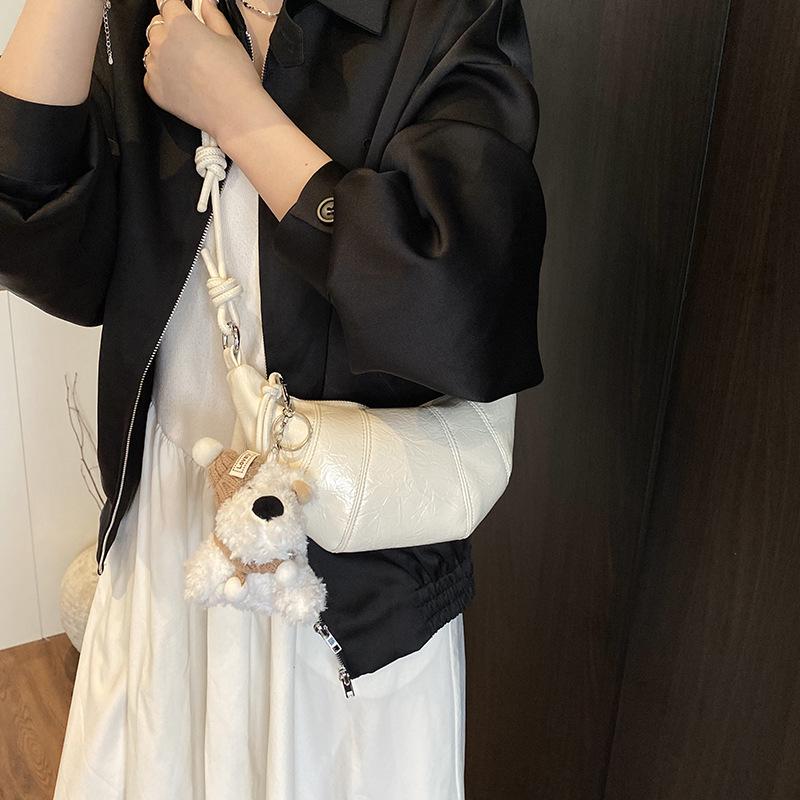 Niche croissant bag women's new popular fashion shoulder underarm bag versatile commuter messenger bag