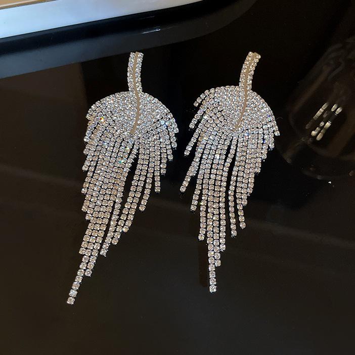 Elegant Tassel Long Earrings: European & American Fashion, High-End Prom & Evening Goddess Style.